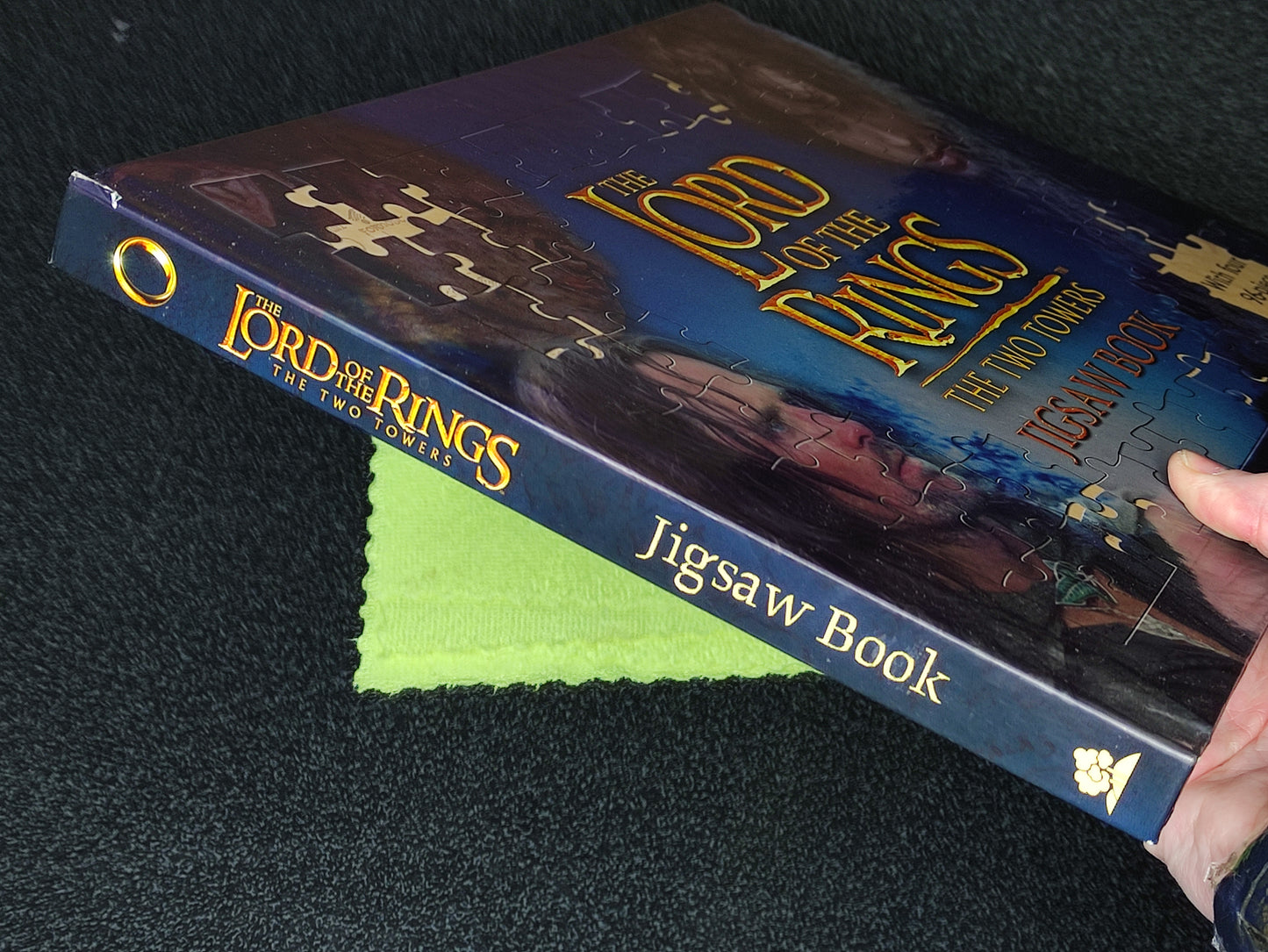 The Lord of the Rings: The Two Towers Jigsaw Book