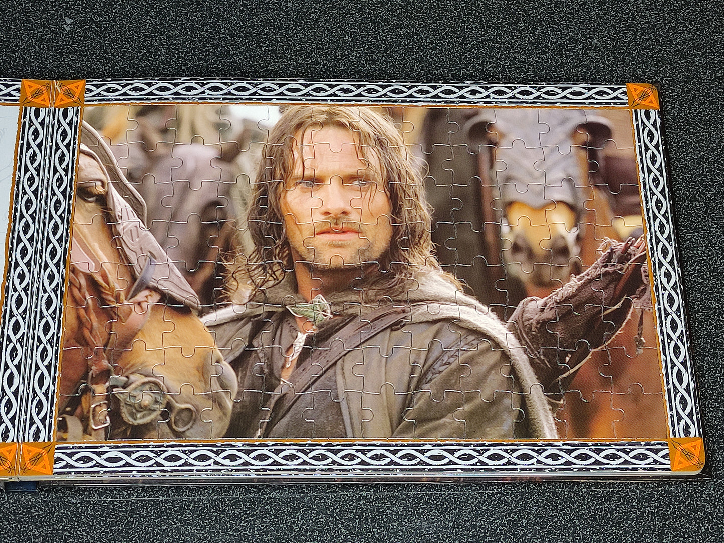 The Lord of the Rings: The Two Towers Jigsaw Book