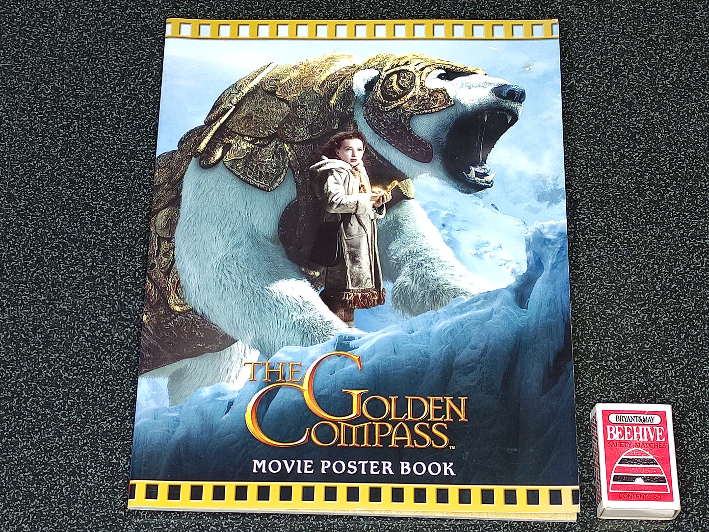 The Golden Compass: Movie Poster Book (1st Edition)