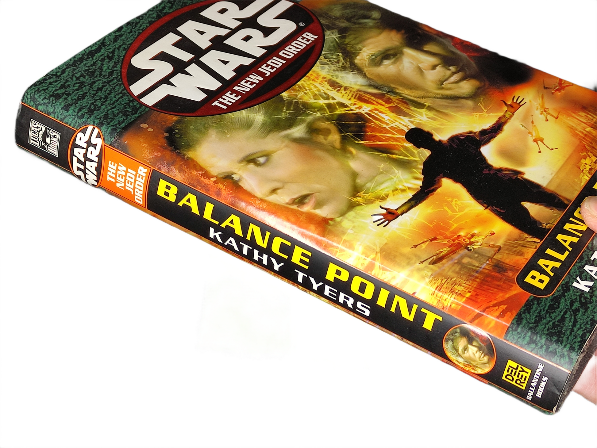 Book cover of 'Balance Point' by Kathy Tyers with Star Wars branding