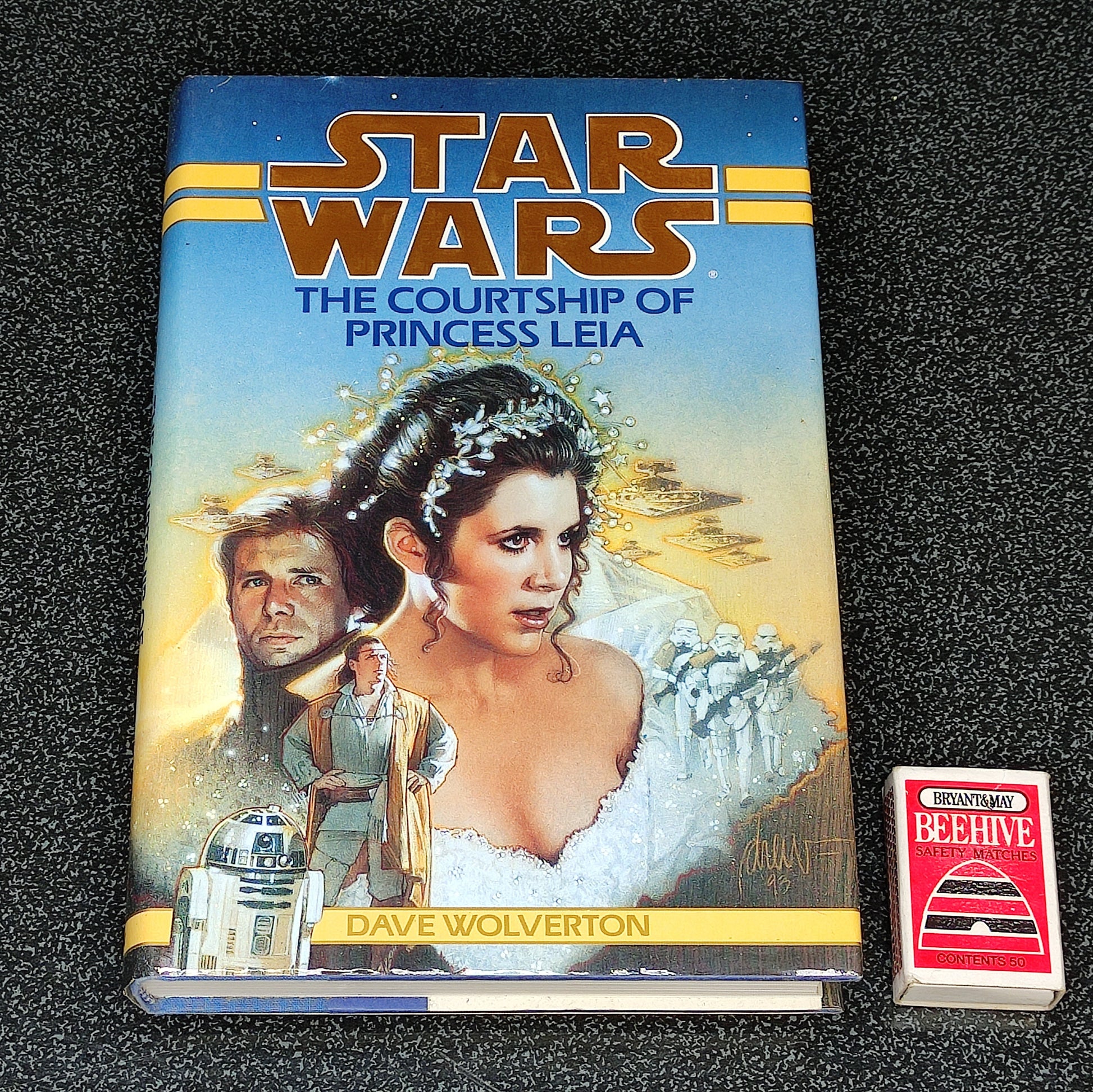Book titled 'The Courtship of Princess Leia' from the Star Wars series