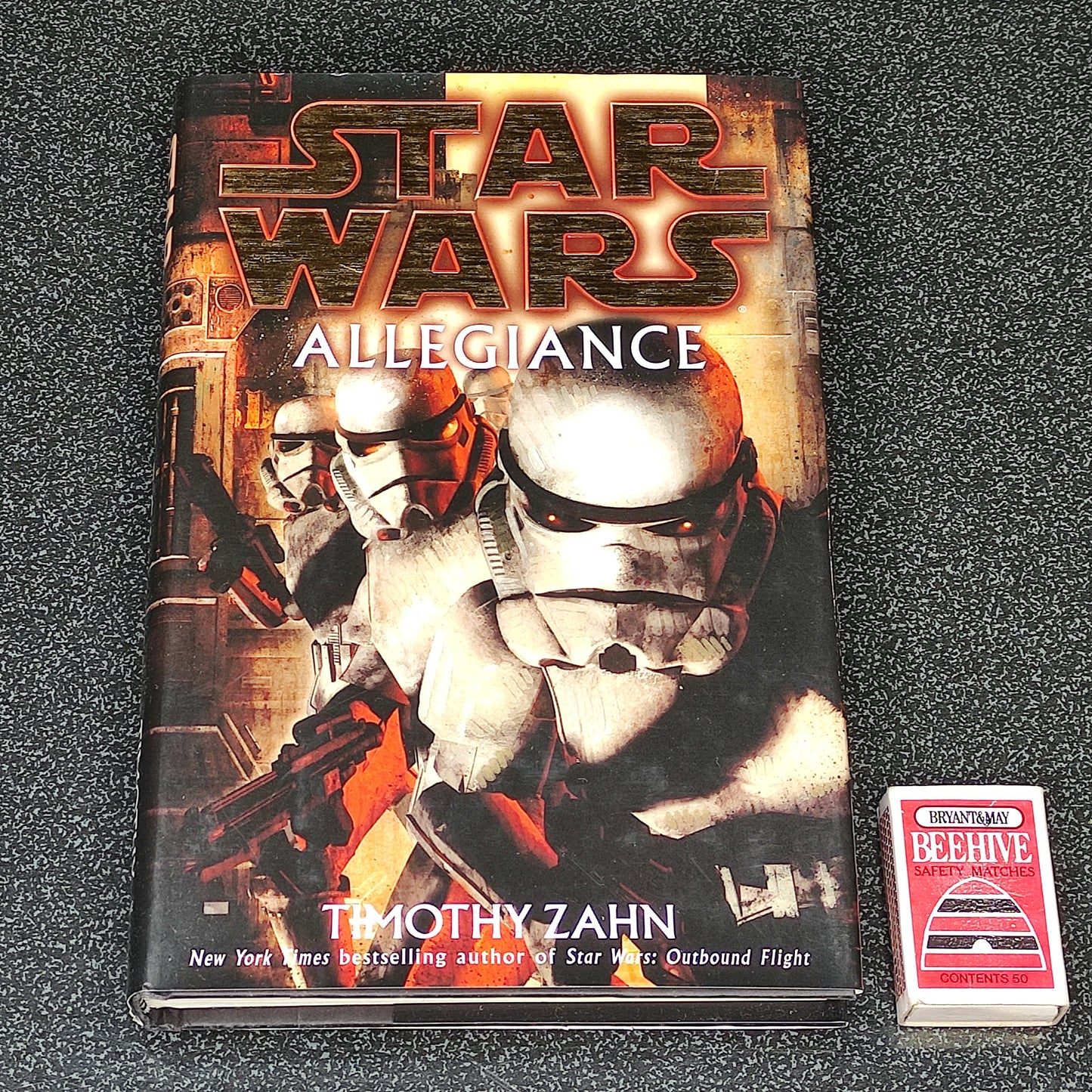 Book cover of 'Allegiance' by Timothy Zahn featuring stormtroopers.