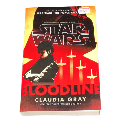 Book titled 'Star Wars: Bloodline' by Claudia Gray on a white background